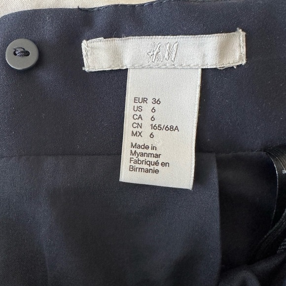 H&M Navy Blue Pencil Skirt - Picture 2 of 3